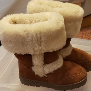 Women's boots size 8